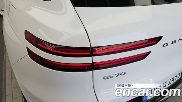 Genesis GV70 2021 — photo 9