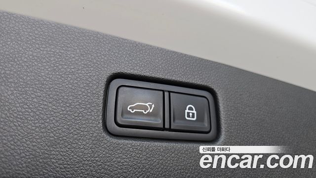 Genesis GV70 2021 — photo 27