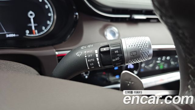 Genesis GV70 2021 — photo 28