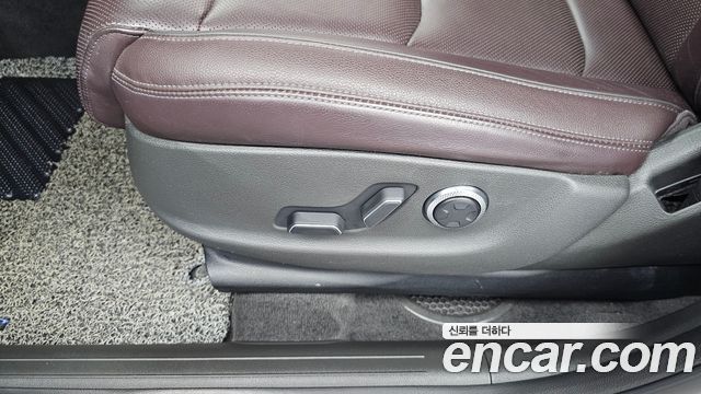 Genesis GV70 2021 — photo 29