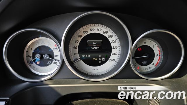 Mercedes-Benz E-Class 2016 — photo 8