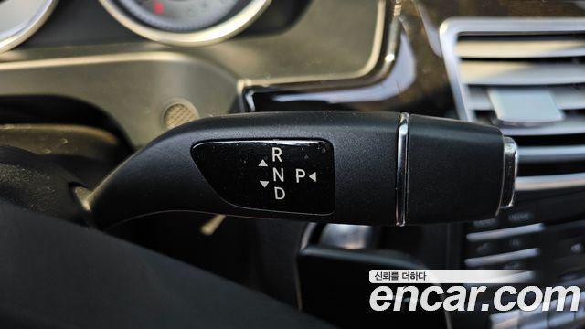 Mercedes-Benz E-Class 2016 — photo 9
