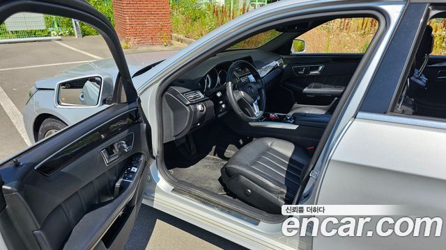 Mercedes-Benz E-Class 2016 — photo 10