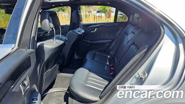 Mercedes-Benz E-Class 2016 — photo 12