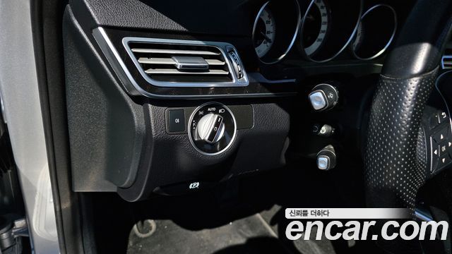 Mercedes-Benz E-Class 2016 — photo 16