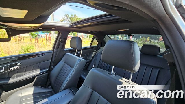 Mercedes-Benz E-Class 2016 — photo 19