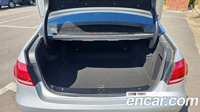 Mercedes-Benz E-Class 2016 — photo 20