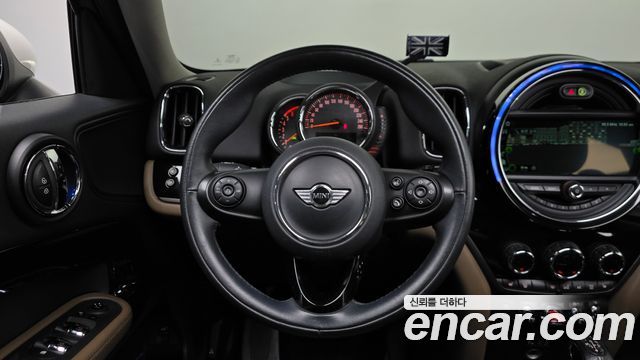 Mini Countryman 2018 — photo 12