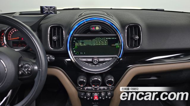 Mini Countryman 2018 — photo 13