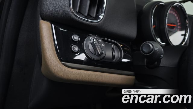 Mini Countryman 2018 — photo 16
