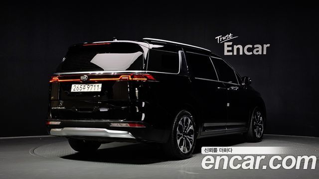 Kia Canival 2021 — photo 2