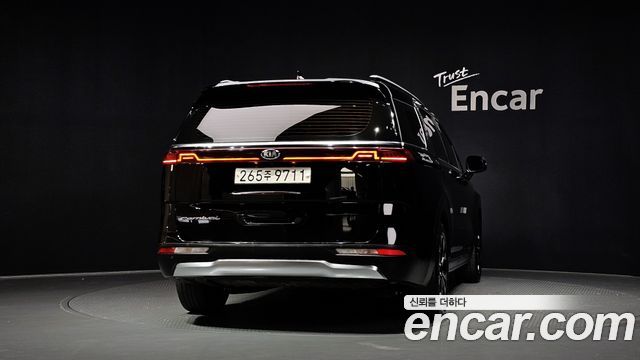 Kia Canival 2021 — photo 4