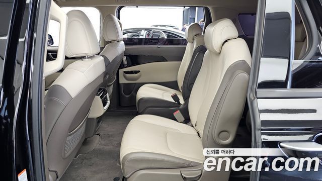 Kia Canival 2021 — photo 18
