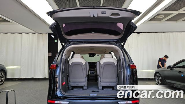 Kia Canival 2021 — photo 26