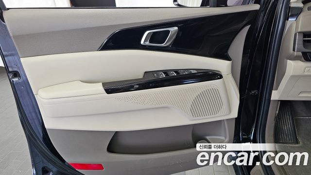 Kia Canival 2021 — photo 14