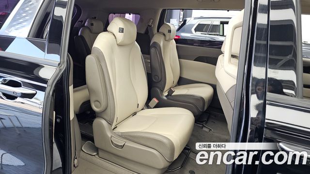 Kia Canival 2021 — photo 16