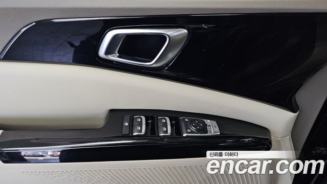 Kia Canival 2021 — photo 27