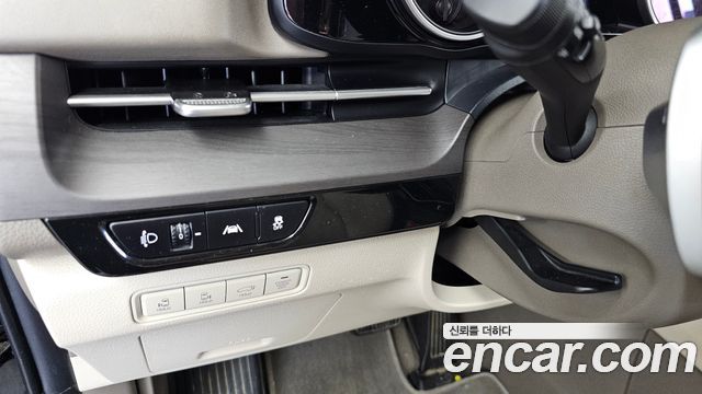 Kia Canival 2021 — photo 28
