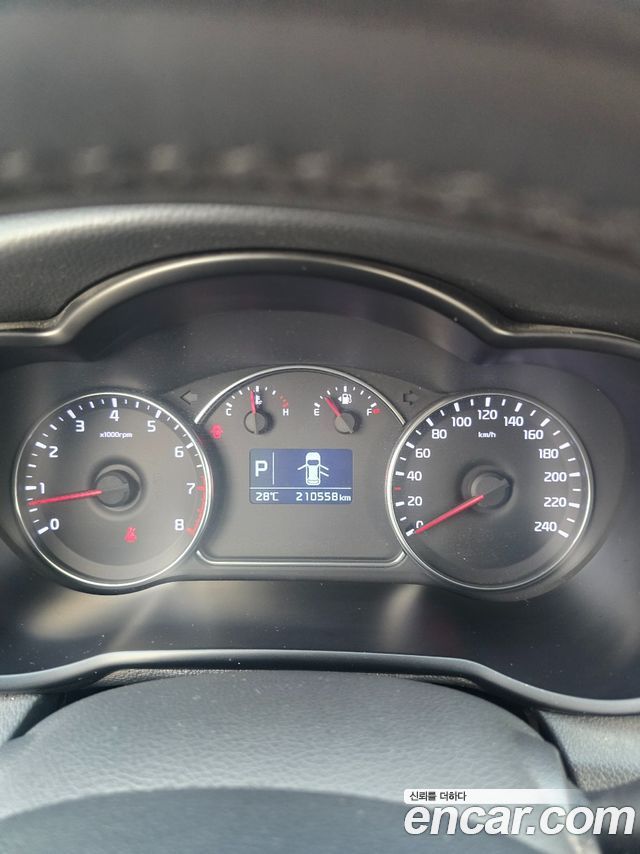 Kia Carens 2014 — photo 13