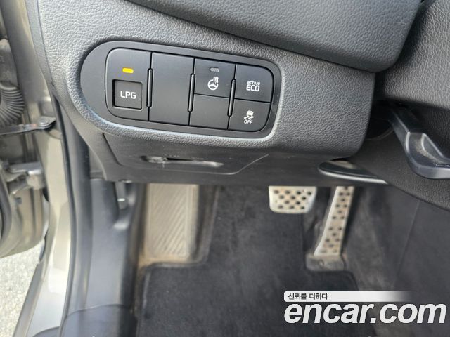 Kia Carens 2014 — photo 15