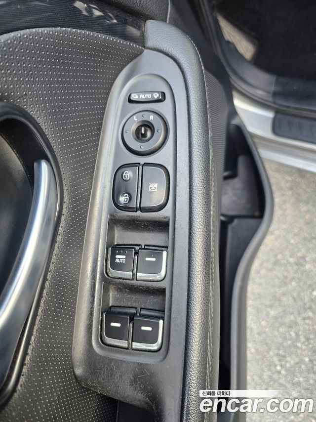 Kia Carens 2014 — photo 16