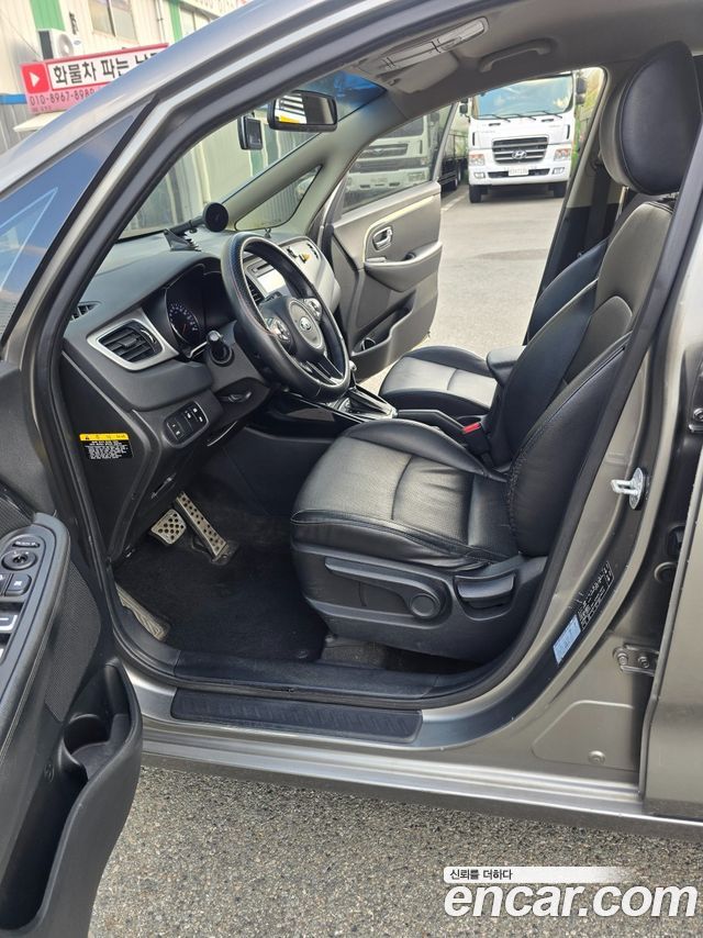 Kia Carens 2014 — photo 17