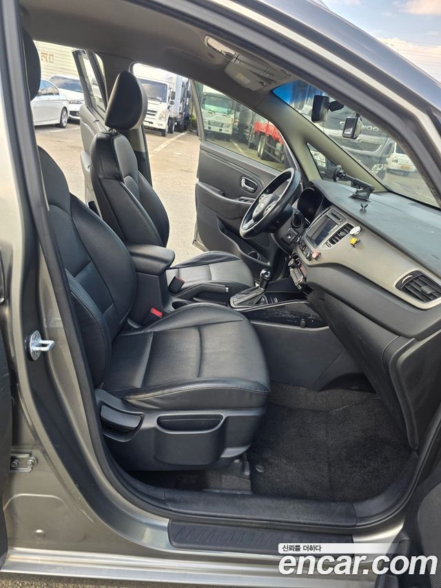 Kia Carens 2014 — photo 18