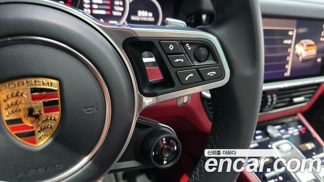 Porsche Cayenne 2023 — photo 10