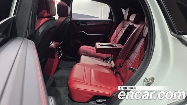 Porsche Cayenne 2023 — photo 14