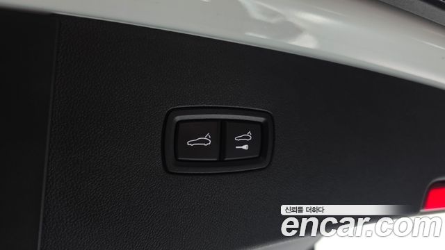 Porsche Cayenne 2023 — photo 17
