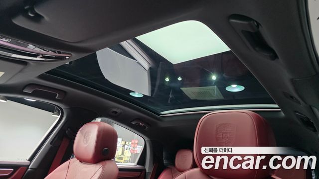Porsche Cayenne 2023 — photo 18