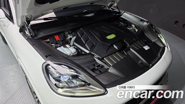 Porsche Cayenne 2023 — photo 20