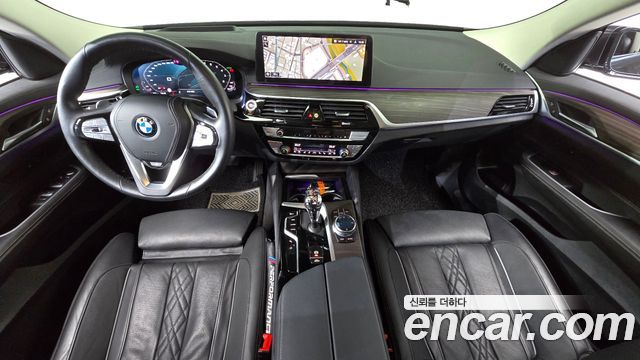 BMW Gran Turismo 2022 — photo 10