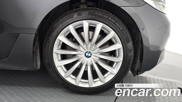 BMW Gran Turismo 2022 — photo 7