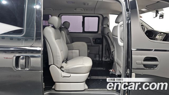 Hyundai Starex 2012 — photo 11