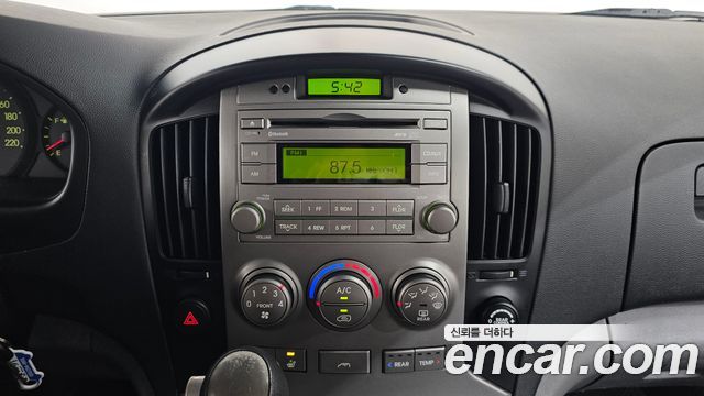 Hyundai Starex 2012 — photo 13