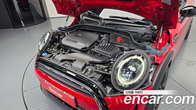 Mini Cooper Convertible 2024 — photo 6