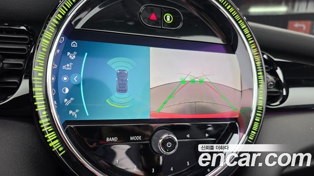 Mini Cooper Convertible 2024 — photo 22