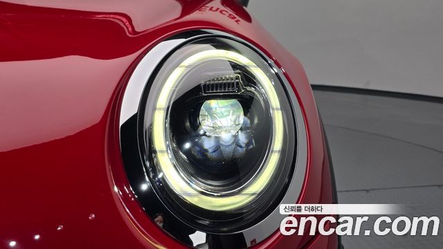 Mini Cooper Convertible 2024 — photo 8