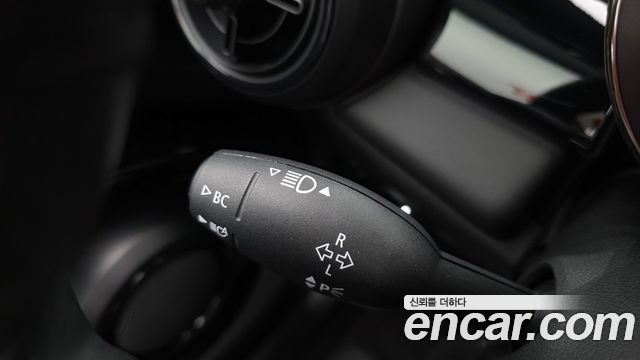 Mini Cooper Convertible 2024 — photo 27