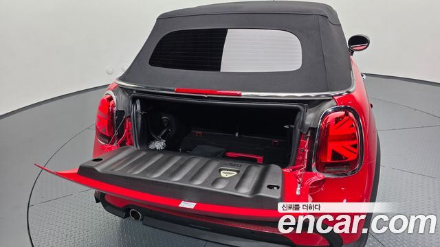 Mini Cooper Convertible 2024 — photo 31