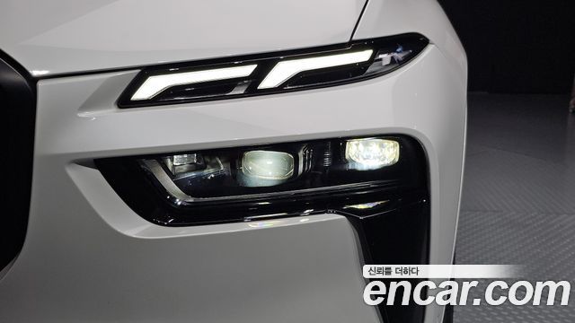 BMW X7 2025 — photo 8