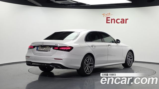 Mercedes-Benz E-Class 2021 — photo 2