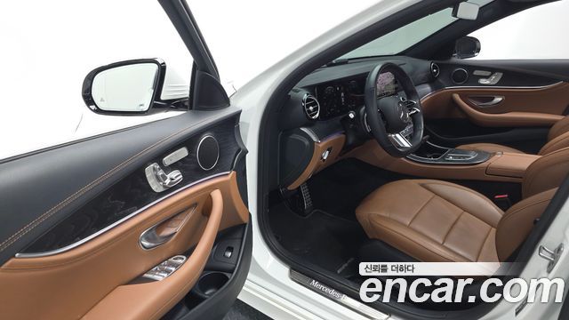 Mercedes-Benz E-Class 2021 — photo 13