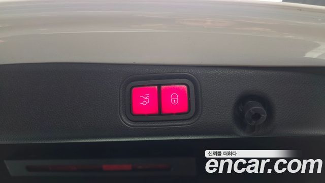 Mercedes-Benz E-Class 2021 — photo 26