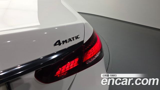 Mercedes-Benz E-Class 2021 — photo 9