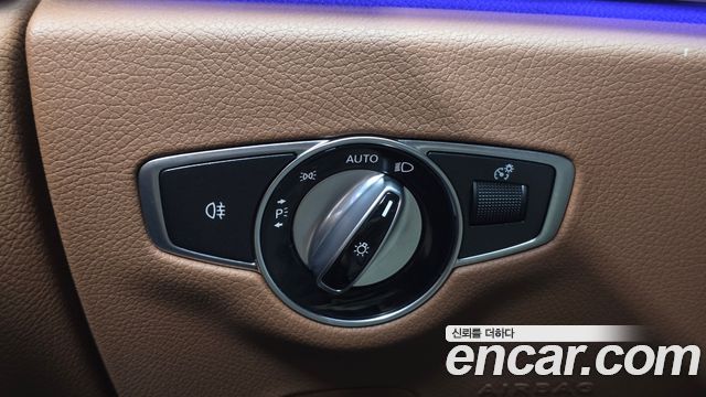 Mercedes-Benz E-Class 2021 — photo 27