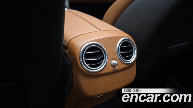 Mercedes-Benz E-Class 2021 — photo 28