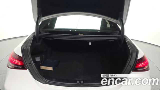 Mercedes-Benz E-Class 2021 — photo 29