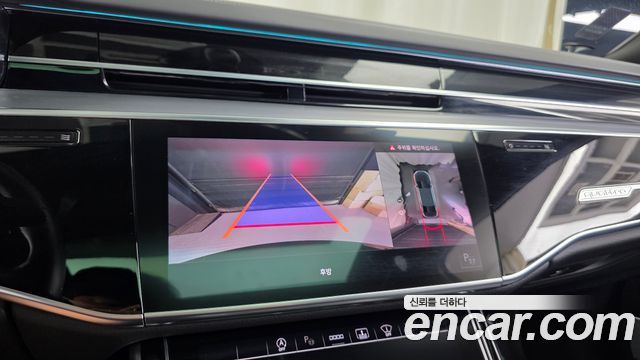 Audi A8 2021 — photo 21